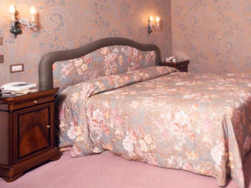 Albergo Terminus Комо Екстериор снимка